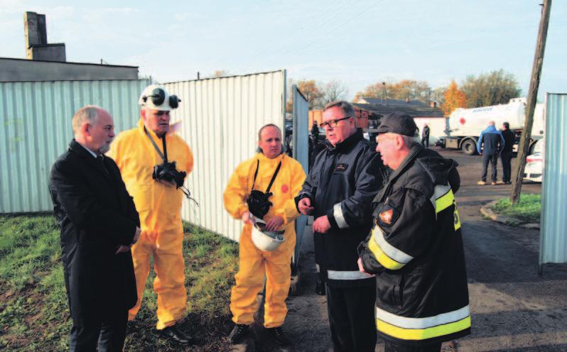 Bomba rozbrojona W poniedziałek, 3 listopada 2014 r., rozpoczął się wywóz niebezpiecznych chemikaliów z prywatnego magazynu w Komornikach w gminie Kleszczewo.