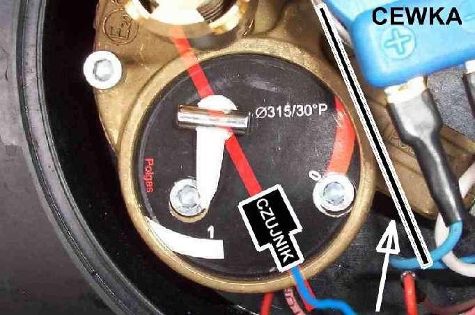 Jeżeli wraz zmniejszaniem się ilości gazu w zbiorniku, wskazania nie malały tylko rosły to znaczy że źle była wybrana płaszczyzna czujnika należy odwrócić czujnik (patrz pkt.