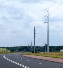 Dostarczanie energii elektrycznej do odbiorców Zależnie od przeznaczenia i odległości, na jaką ma być przesłana energia elektryczna, stosuje się napięcia: 220 i 400 kv (tzw.