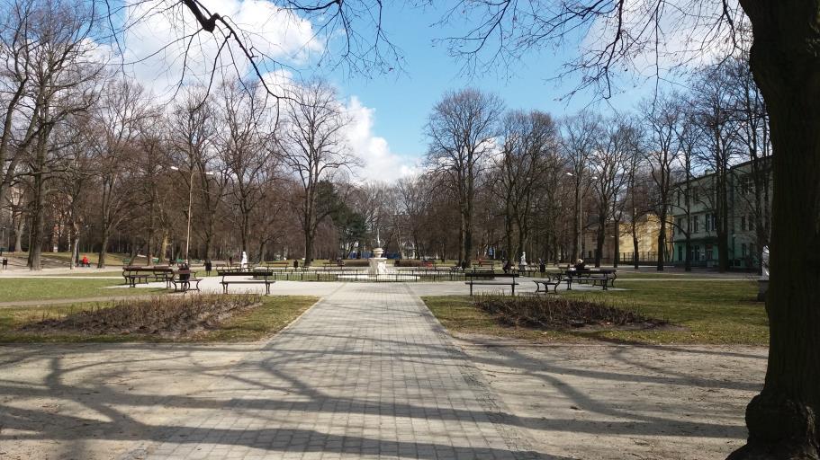 Załącznik 2.23. Park im. H. Sienkiewicza w Łodzi Historia tego parku rozpoczyna się w 1894 r. kiedy pomysł jego utworzenia w miejscu dawnego targowiska, został zatwierdzony przez Magistrat miasta.