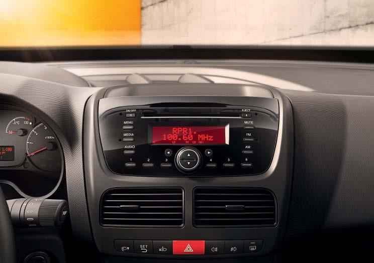 4. 5. 4. Radioodbiornik RDS z odtwarzaczem CD/MP3. System odczytuje pliki MP3 oraz wiadomości SMS. Jest wyposażony m.in.