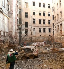 Lidia Wanik W tym celu na materiale kolumn iniekcyjnych wykonano badania dyfrakcji rentgenowskiej, analizy termicznej, termograwimetrii i skaningowego mikroskopu elektronowego, aby określić
