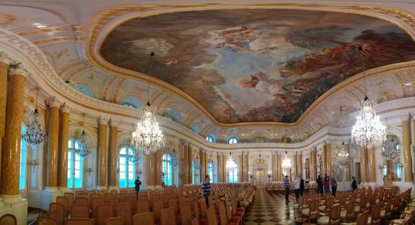Ożeniony z Polką, w wieku 30 lat został nadwornym architektem królewskim (w 1773 roku). W 1776 roku rozpoczął swe prace projektowe przy Zamku Królewskim w Warszawie; był tu również zaangażowany m.in.