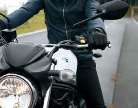 Bez względu na poziom umiejętności kierowcy, lżejsze motocykle dostarczają mnóstwo