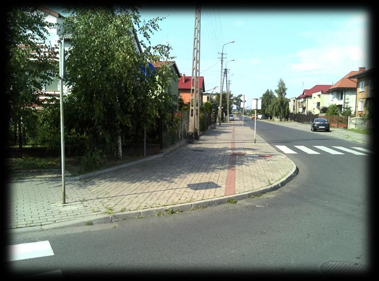 Foto.40. Początek ścieżki rowerowej wzdłuż ul. Sadowej.