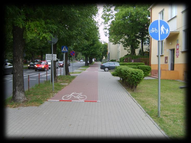Foto.49. Początek ścieżki rowerowej wzdłuż ul.