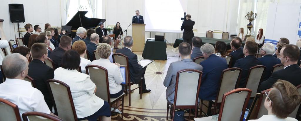 Laureat konkursu otrzymuje pamiątkowy certyfikat potwierdzający nadanie znaku jakości Przyjazny Urząd, który wręczany jest podczas uroczystej Gali Finałowej Konkursu.