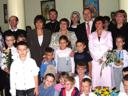 Pamiątkowe zdjęcie W tym samym czasie p. Dominik Marszał wraz z kołem turystycznym zwiedzał podziemia katedry św. Jana i wysłuchał koncertu organowego.