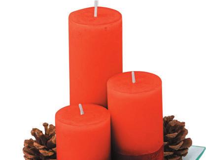 pakowany w kolorowe pudełko Set of 3 pillar candles in different sizes: Ø 5