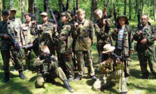 Counter Strike Obóz fabularno-survivalowy 10-14 / 14-18 lat fabuła obozu: oparta jest na kultowej grze komputerowej Counter Strike.