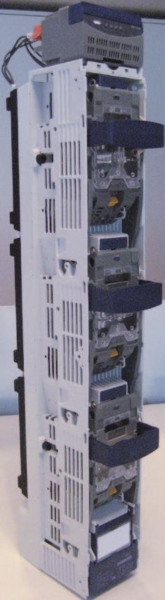 Smart Fuse Switch (SFS) Inteligentny rozłącznik bezpiecznikowy (SFS) Features / Właściwości 1 The Smart Fuse Switch is comprised of the following elements: LV Fuse switch In sizes NH-00 and NH-1/2/3.