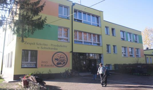 zadaniowego Ilość Liczba dzieci uczących się w szkołach 942 Liczba dzieci