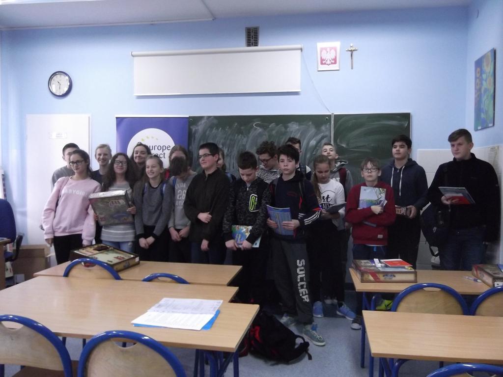 3 Lekcja Europejska w Koszycach Wielkich Dnia 01.03. r. Punkt Informacji Europejskiej Europe Direct Tarnów realizował pierwsze tego roku lekcje europejskie.