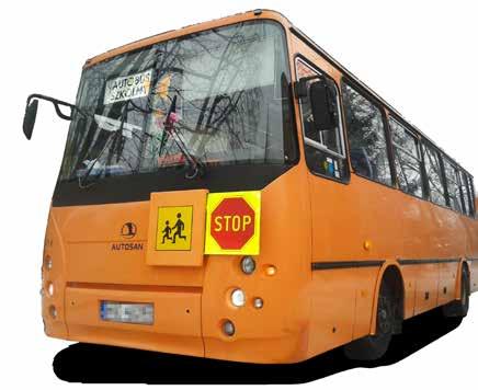 Prawo o ruchu drogowym, autobus szkolny to autobus przeznaczony do przewozu dzieci do szkoły, barwy pomarańczowej, oznaczony z przodu i z tyłu prostokątnymi tablicami barwy białej, z napisem barwy
