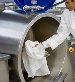 Przetwarzanie żywności/ wycieranie rąk Aby zapobiec rozprzestrzenianiu się bakterii należy dokładnie myć i osuszać ręce przed wejściem na stanowisko produkcji oraz