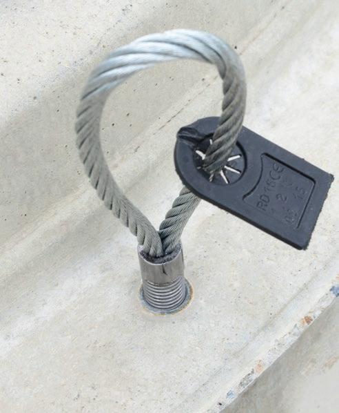 STUIE Materiały - parametry tecniczne Zastosowany w elementac studni beton klasy C35/45 odpowiada klasie ekspozycji XA1 i spełnia wymagania dotyczące odporności na zwykłe ścieki kanalizacyjne, mające