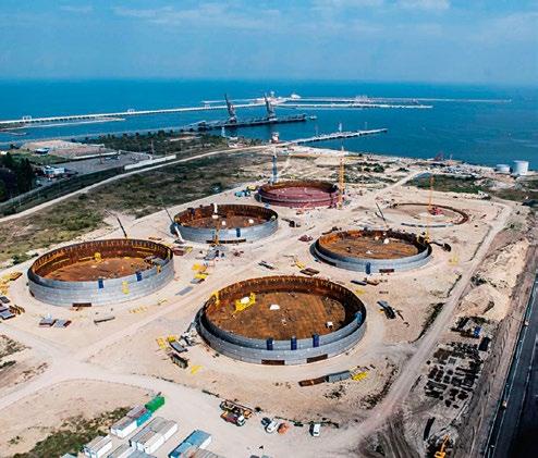Ako vhodnú by som však odporučil okrem IT sektora či developingu, kde sa máme čím pochváliť, aj energetiku.