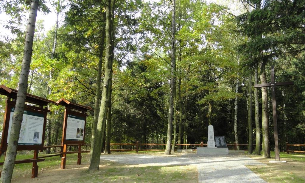 75. ROCZNICA ZBRODNI SELBSTSCHUTZU W dniu 10 października 2014 roku w Lasku Rusinowskim odbyła się doroczna uroczystość obchodów 75 rocznicy zbrodni popełnionej na mieszkańcach Rypina i okolic w 1939