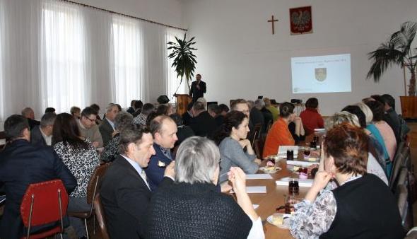 Zdrojewska, Dariusz Trojakowski, Jan Wysocki. Drugie spotkanie w tej sprawie zorganizowano w dniu 25 kwietnia b.r. i pozwoliło ono na opracowanie ostatecznej wersji projektu strategii.