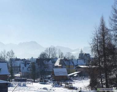 Do dyspozycji pokoje 2, 3, 4-osobowe wyposażone w łazienkę. Bal Sylwestrowy w Karczmie przy DW Tatry.