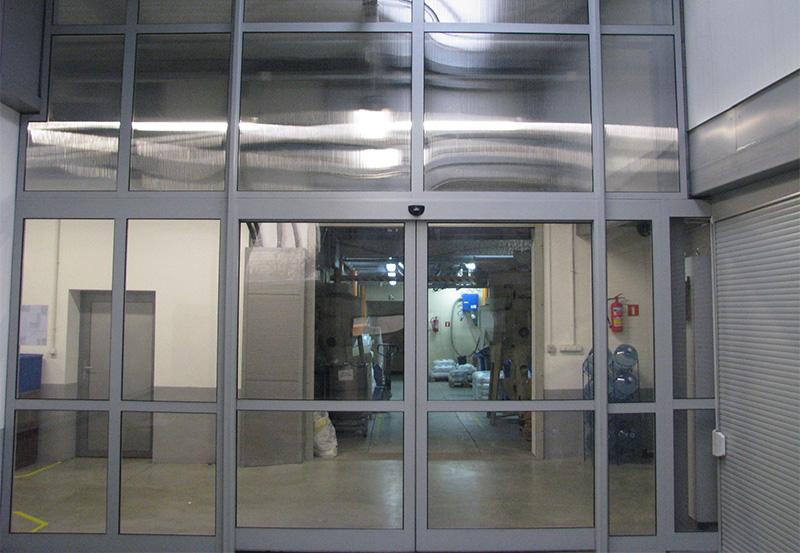 Ekonomia i szybkość montażu Doskonałe parametry izolacyjności termicznej spełnia też system słupowo-ryglowy TANAGRA.
