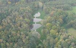 Zbiorniki odtwarzane na starych stawach i zbiornikach Zbiorniki odtwarzane Przy odtwarzaniu lub modernizowaniu zbiorników należy kierować się ogólnymi wytycznymi odnośnie tworzenia zbiorników małej