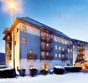 2018 3599 W hotelu do dyspozycji gości: restauracja, kawiarnia z kominkiem, narciarnia, winda, Internet, centrum wellness: jacuzzi, sauna i łaźnia parowa.