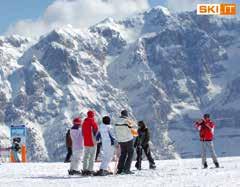 WŁOCHY 1. BORMIO (110 km tras) lub LIVIGNO (115 km tras) WYJAZDY AUTOKAROWE ZIMA 2017/18 Dojazd własny (minus 300 zł) terminy Bormio z karnetem 4 Valli Livigno z karnetem Livigno 1.699 zł/os. - apart.