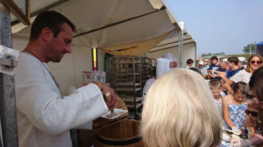 Odbyła się tez dzięki Celtyckim Smakom degustacja ich kiszonych śledzi,