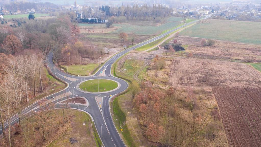 Wśród zrealizowanych już projektów są: budowa obejścia miasta Dobra w ciągu