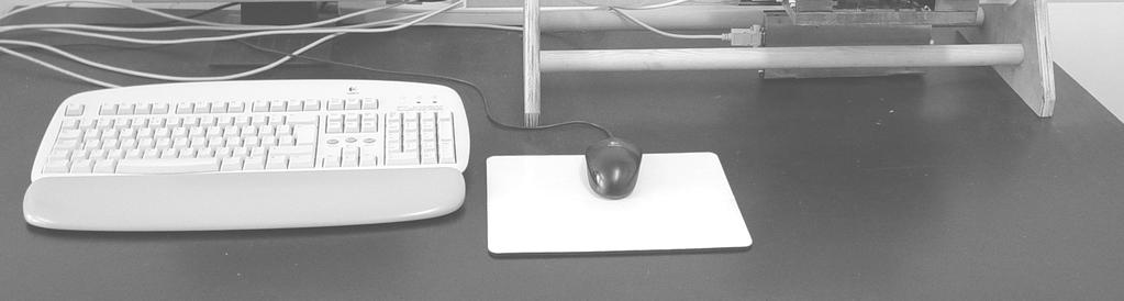 Prototyp czteroelektrodowego tomografu pojemnościowego Po wykonaniu pojedynczej serii pomiarów w module pomiarowym zgromadzonych zostaje szesnaście wartości, które odzwierciedlają zmiany mierzonego
