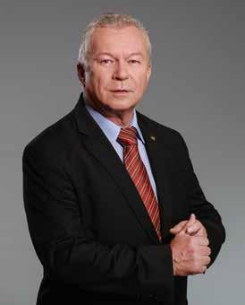 Szanowni Państwo, Drodzy Hodowcy Z dużym przejęciem przekazuję w Państwa ręce kolejną już edycję albumu prezentującego sylwetki najlepszych polskich hodowców i producentów mleka roku 2016.
