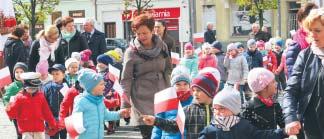 Dêbski wyrazi³ te swoje obawy zwi¹zane z rosn¹c¹ liczb¹ Ukraiñców podejmuj¹cych zatrudnienie w Polsce. - Bardzo dobrze, bo nasza gospodarka jest œwietnie w ten sposób wspomagana.