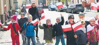 - Ró nica polega wiêc na tym, e my nic nie umiemy, a tu przyje d aj¹ bez kontroli i nie wiadomo, co to za ludzie.