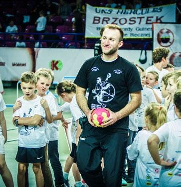 Dzieci uczęszczają na treningi dwa razy w tygodniu (po półtorej godziny), podzielone na dwie grupy wiekowe: klasy 0-3 klasy 4-6 Nad prawidłowym przebiegiem zajęć i odpowiednią motywacją młodych