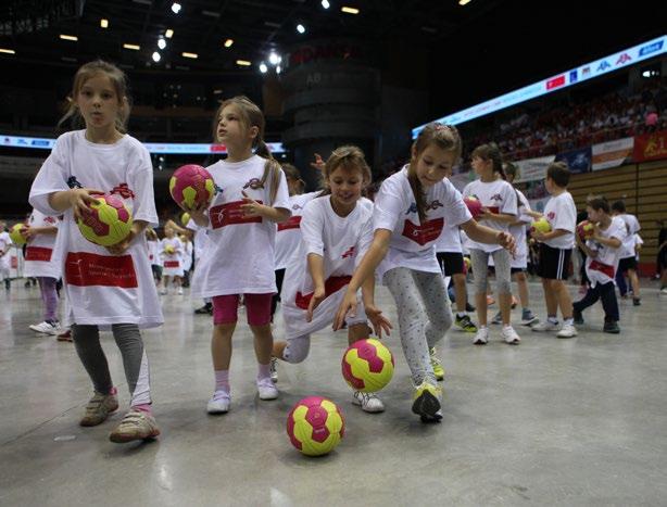Założenia projektu: upowszechnianie aktywności fizycznej wśród dzieci w wieku wczesnoszkolnym edukacja przez sport treningi stanowiące panaceum na choroby takie