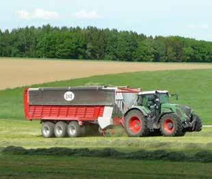 Agresywne, zabudowane walce wyładowcze dokładnie przesuwają kiszonkę zarówno z kukurydzy, jak i trawy, a także zapewniają równomierny