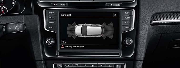 ekranu dotykowego systemu Infotainment.