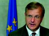 Słowo wstępne Olli Rehn Członek Komisji Europejskiej odpowiedzialny za rozszerzenie Przez pół wieku Unia Europejska dążyła do coraz głębszej integracji, przyjmując jednocześnie do swego grona coraz