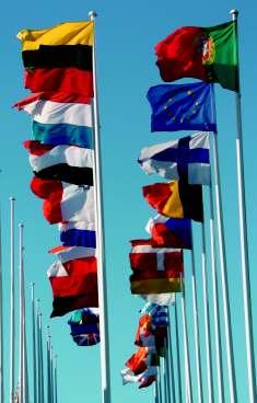 Jak wygląda obecna sytuacja? Turcja i Chorwacja uzyskały status krajów kandydujących. Negocjacje w sprawie członkostwa z tymi krajami zostały otwarte 3 października 2005 r.
