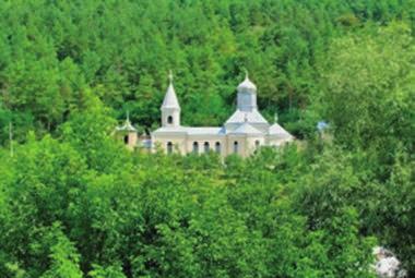 Rezervaţia peisajeră Rudi Arioneşti, protejată de stat, se întinde pe o suprafaţă de 916 ha la 10 km mai jos de oraşul Otaci, de-a lungul Nistrului până la Arioneşti și Rudi (Soroca).