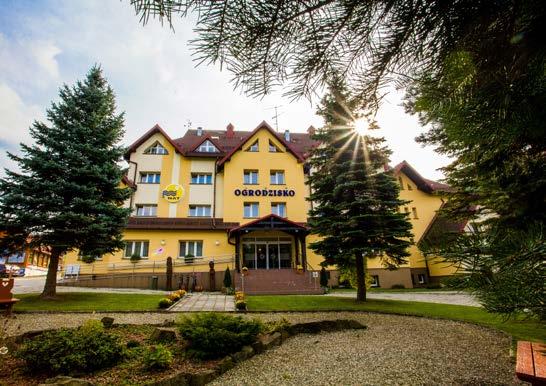 WISŁA Wisła to klimatyczna miejscowość, położona w dolinie rzeki Wisły w Beskidzie Śląskim, otoczona pasmami górskimi Stożka, Czantorii i Baraniej Góry. WARTO ZOBACZYĆ: Kolej linowa Cieńków (str.
