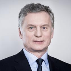 Odbył aplikację adwokacką w Okręgowej Radzie Adwokackiej w Rzeszowie. Od marca 2016 roku Pan Paweł Śliwa pełni funkcję Wiceprezesa Zarządu PGE.