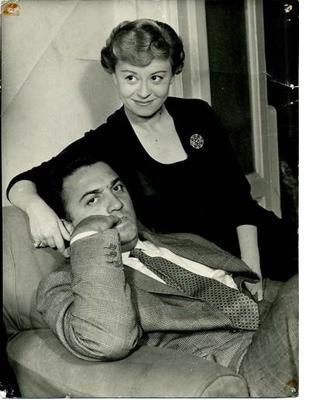 Biogram: Federico Fellini - reżyser Żona i muza reżysera - Giulietta Masina zapytana kiedyś, z kim można by identyfikować Felliniego, odpowiedziała, że jest jednocześnie bezwzględnym egoistą Zampano,