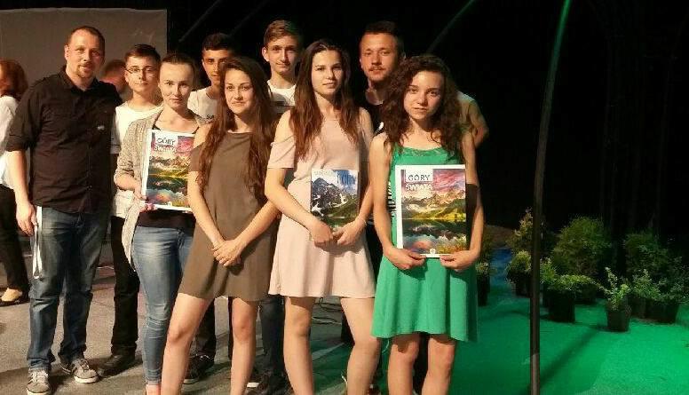 Osiągnięcia artystyczne FESTIWAL PIOSENKI EKOLOGICZNEJ Dnia 6 czerwca 2017 roku w Tarnobrzegu odbył się XXXII Festiwal Piosenki Ekologicznej.