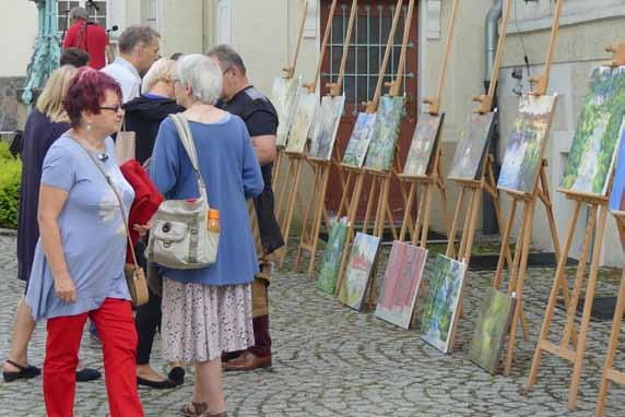 W wyniku opadów z opóźnieniem o godz. 11.00 odbyły się rozgrywki w koszykówkę, w której brały udział 4 zespoły.