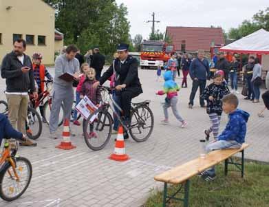 Piłsudskiego 13 tel. 669 346 544, www.kultura-oborniki.pl Repertuar wrzesień 2017 IX X WYSTAWA OBRAZÓW Pauliny Saneckiej (mieszkanki Obornik Śląskich, absolwentki ASP Wrocław).