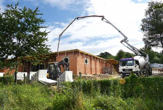 wełną mineralną oraz wymianę części instalacji odgromowej. Wykonane zostanie ocieplenia budynku szkoły wraz z wymianą parapetów. Budynek zostanie docieplony styropianem o grubości 16cm.