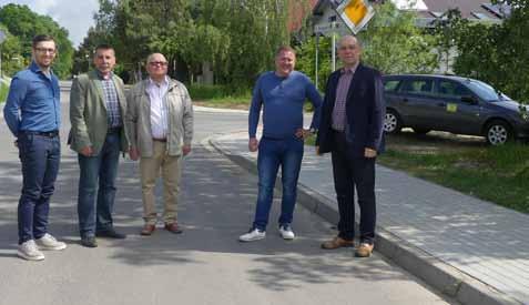 4 Urzędu Miejskiego w Obornikach Śląskich Urzędu Miejskiego w Obornikach Śląskich 5 Inwestycje w naszej gminie Przebudowa dróg gminnych Burmistrz Obornik Śląskich Arkadiusz Poprawa