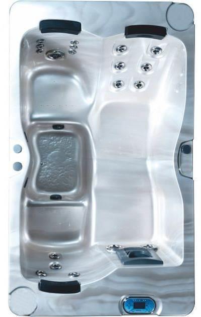 PORTABLE SPA CLASSIC DAISY CLASSIC 200x120 Ilość miejsc: - 3 (2 miejsca siedzące, 1 miejsce leżące) Pojemność: - 450 litrów Pompa do masażu: - pompa o mocy 1,5 kw Pompa filtracji: - pompa o mocy 0,75